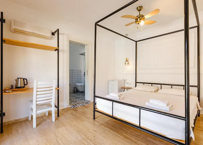 Sea Garden Otel 3*